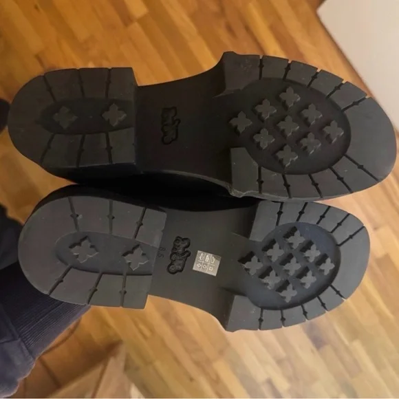 Coach Leah Loafer 🖤 - Picture 6 of 7